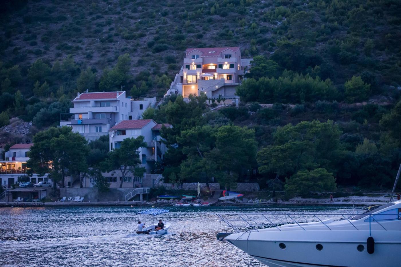Apartments Ladesta Lastovo Esterno foto