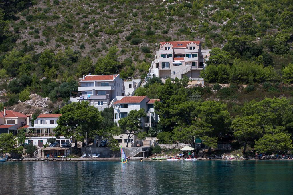 Apartments Ladesta Lastovo Esterno foto